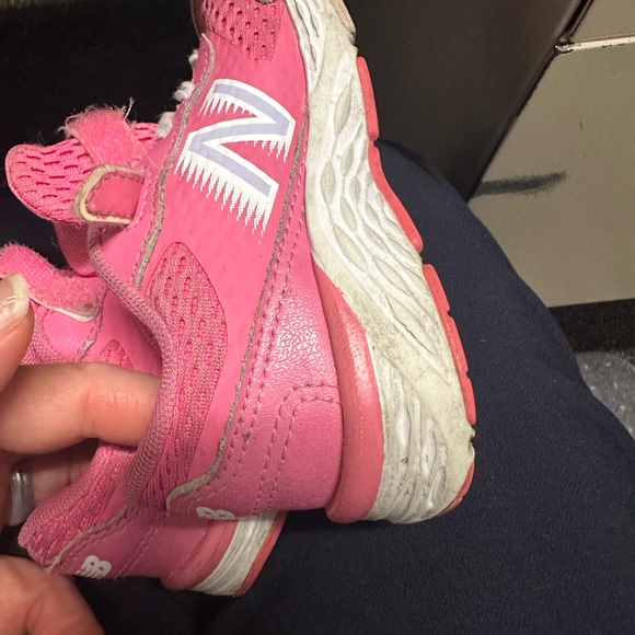 New balance toddler 680 V6 hook and loop running shoe size 7.5 pink - Picture 11 of 11